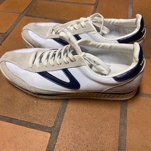 Size 8 Tretorn sneakers